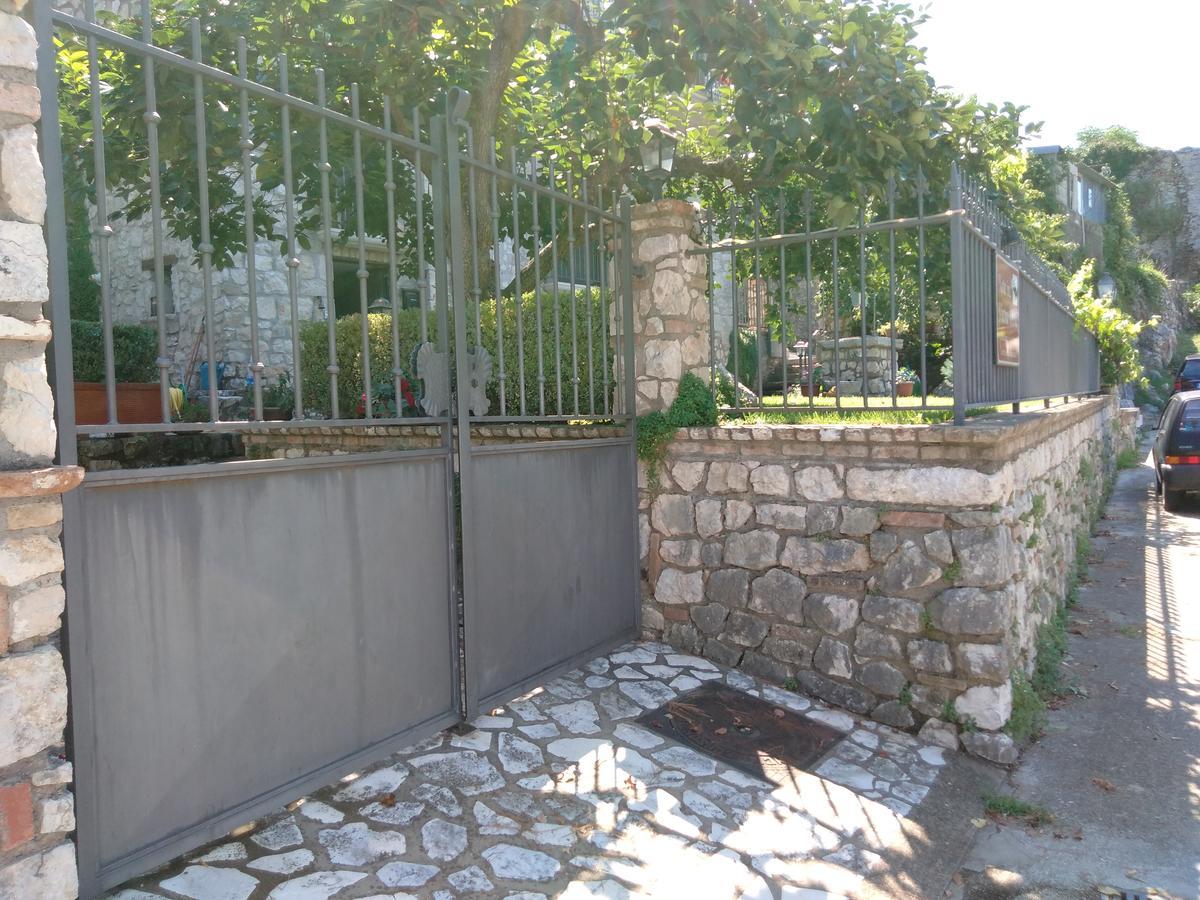 Casa Vacanze "Pietra Viva" Castelnuovo Parano Екстер'єр фото