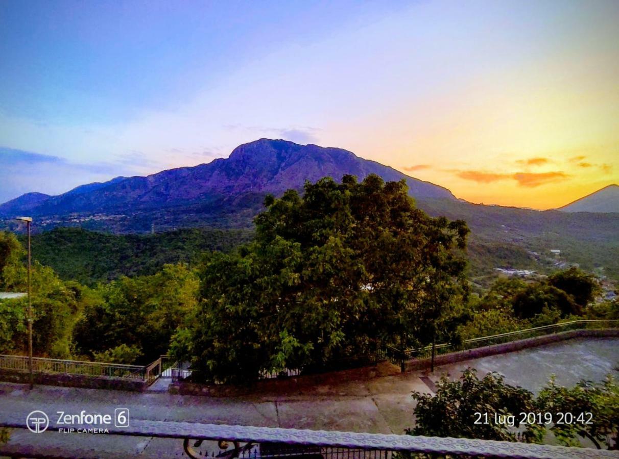 Casa Vacanze "Pietra Viva" Castelnuovo Parano Екстер'єр фото